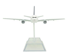 Load image into Gallery viewer, TANG DYNASTY 1:400 16cm B777 Thai Airways Metal Airplane Model Plane Toy Plane Model
