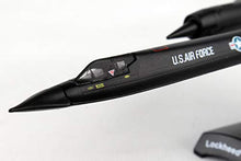Load image into Gallery viewer, Daron Worldwide Trading SR-71 Blackbird Vehicle (1:200 Scale)

