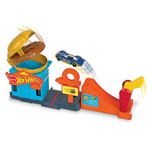Load image into Gallery viewer, Hot Wheels Downtown Burger Dash Playset
