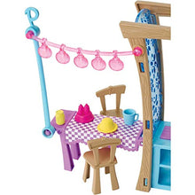 Load image into Gallery viewer, Polly Pocket Backyard Barbeque Playset with 3-inch Polly Doll &amp; Accessories
