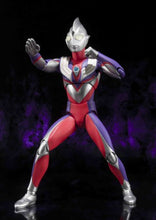 Load image into Gallery viewer, Bandai Tamashii Nations Ultra-Act Ultraman Tiga (Multi Type) Action Figure
