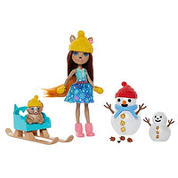 Mattel Enchantimals Snowman Face-Off with Sharlotte Squirrel Small Doll (6-in), Walnut Animal Figure, and 2 Snowman Figures with Removable Stick, Buttons, Carrot Nose for Building Fun