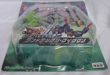 Load image into Gallery viewer, Transformers Micron Legend MM-08 Land Military Micron Limited Edition
