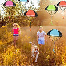 Load image into Gallery viewer, Parachute Toy 10Pieces Children&#39;s Flying Toys Tangle Free Throwing Hand Throw Parachute Army Man Toss It Up and Watching Landing Outdoor Toys for Kids Gifts (Five Color)
